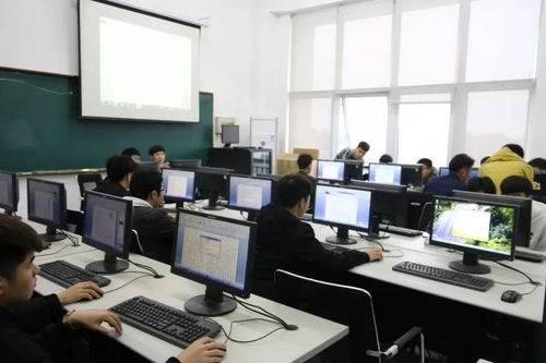 車輛工程系計(jì)算機(jī)培訓(xùn)正式開班
